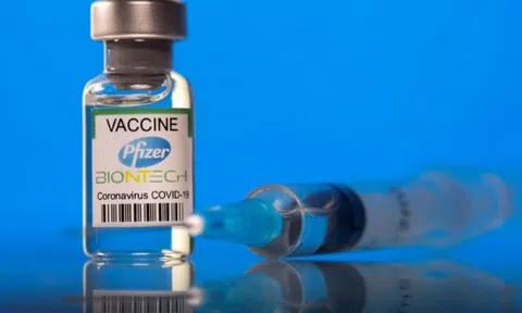 Pfizer và BioNTech bước đầu giành chiến thắng trong vụ kiện bản quyền vaccine COVID-19