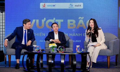 "Vượt bão" bằng chiến lược ‘kiểu mới’