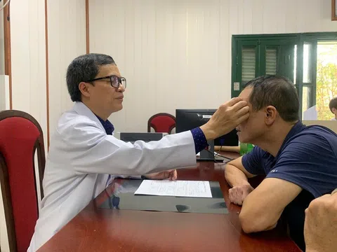 Việt Nam thành công loại bỏ khối u não bằng phẫu thuật nội soi qua cung mày