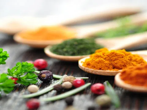 Vi phạm quy định ghi nhãn, 4 phụ gia thực phẩm của Công ty TNHH Liên Sen bị tạm dừng lưu thông