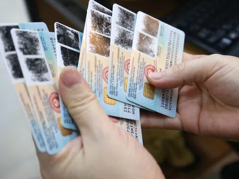 Kiểm tra kết quả cấp thẻ căn cước công dân (CCCD) gắn chíp có thể gọi điện đến số hotline 1900.0368