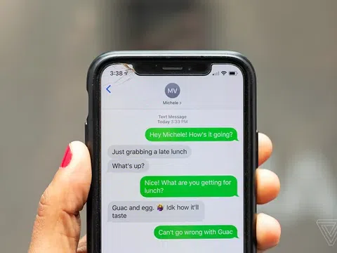 Google muốn ‘mượn tay’ nhà quản lý ép Apple mở iMessage