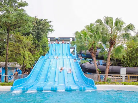 Công viên Nước Hồ Tây là một địa điểm lý tưởng không thể bỏ qua trong những ngày đầu hè