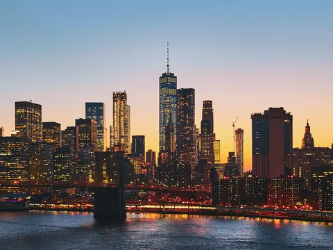 Microsoft dự chi 80 tỷ USD cho trung tâm dữ liệu AI