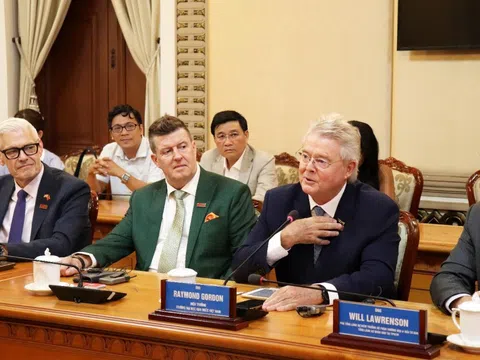 Trường Đại học Anh Quốc Việt Nam hợp tác xây dựng Trung tâm Đào tạo Kỹ năng Công nghệ cao chuẩn quốc tế