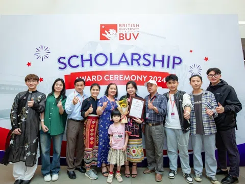 Trường đại học số hóa chương trình 'săn' học bổng, học sinh vào chặng đua nước rút