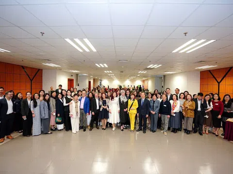 Từ khoảnh khắc xuất thần của cá nhân tới sự chuyển mình của tổ chức