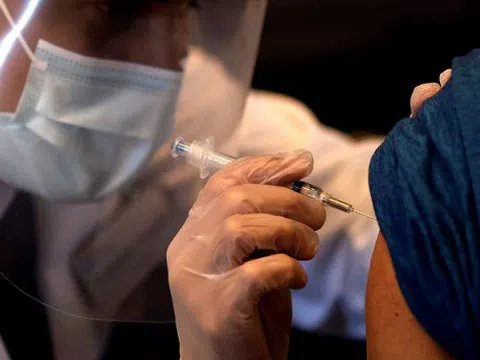 Vaccine không giúp làm giảm nguy cơ lây nhiễm COVID-19 trong gia đình