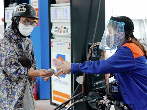 NÓNG: Đề xuất giảm thuế bảo vệ môi trường với xăng xuống còn 3.000 đồng/lít
