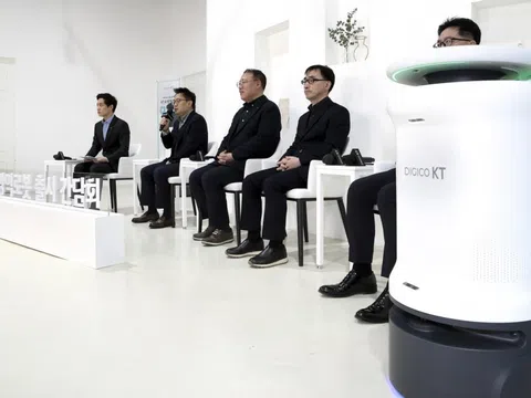 Hàn Quốc lần đầu ra mắt robot khử trùng sử dụng công nghệ 4G
