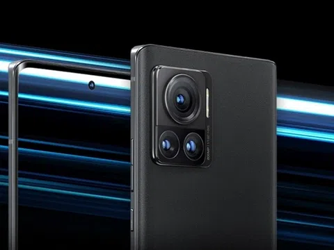 Motorola công bố 3 smartphone mới