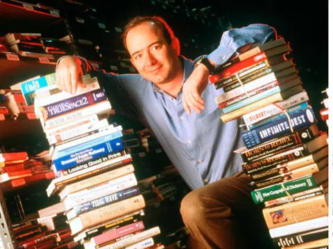 Tỷ phú Jeff Bezos &#039;gây bão&#039; với tin tuyển dụng cho Amazon gần 30 năm trước